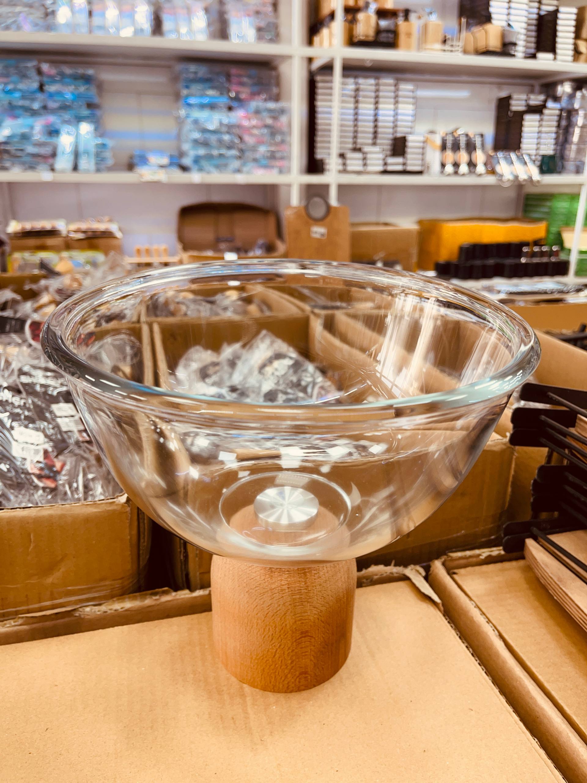 کاسه شیشه ای پایه دار